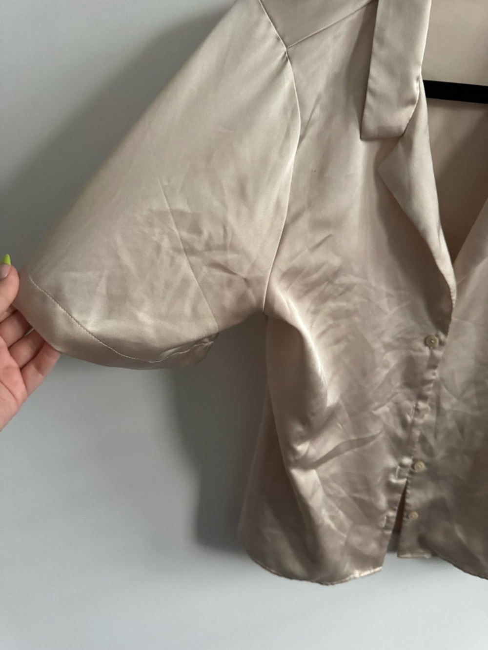 Abercrombie & Fitch Cream Satin Top - Picture 4 of 7